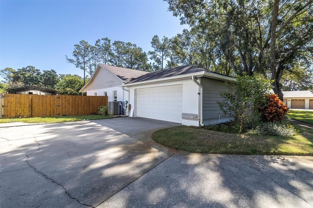 合同活跃: $775,000 (4 贝兹, 2 浴室, 2251 平方英尺)