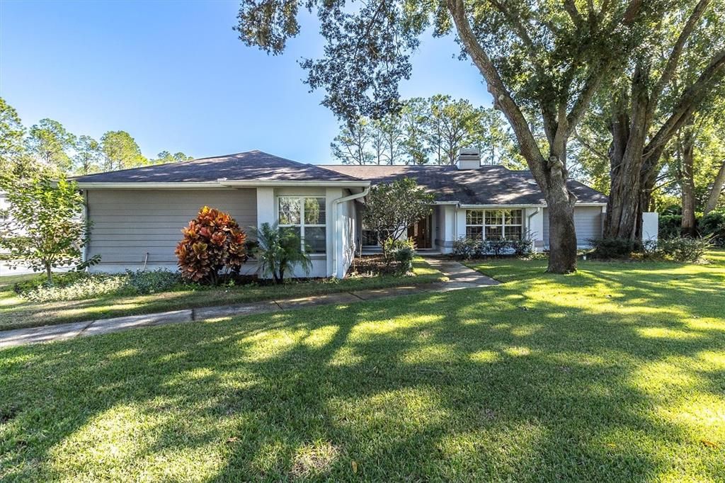 合同活跃: $775,000 (4 贝兹, 2 浴室, 2251 平方英尺)