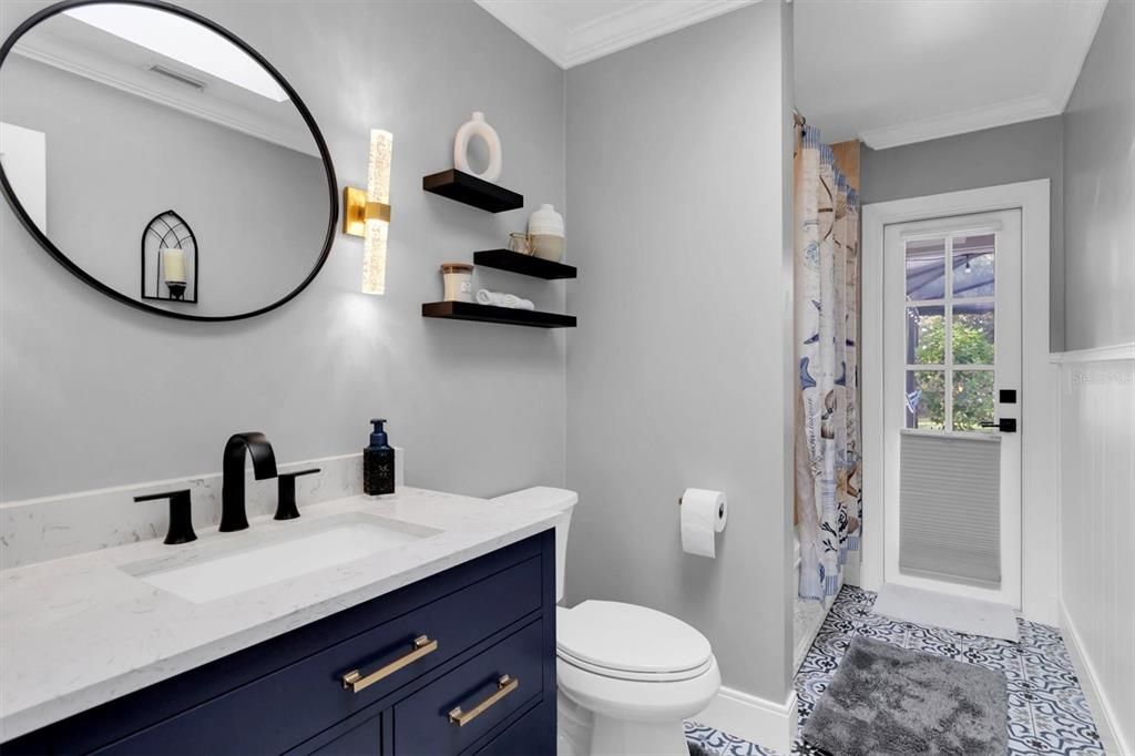 合同活跃: $775,000 (4 贝兹, 2 浴室, 2251 平方英尺)