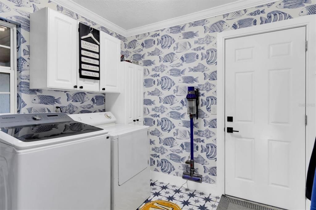 合同活跃: $775,000 (4 贝兹, 2 浴室, 2251 平方英尺)