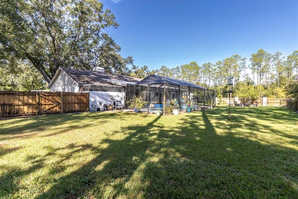 合同活跃: $775,000 (4 贝兹, 2 浴室, 2251 平方英尺)