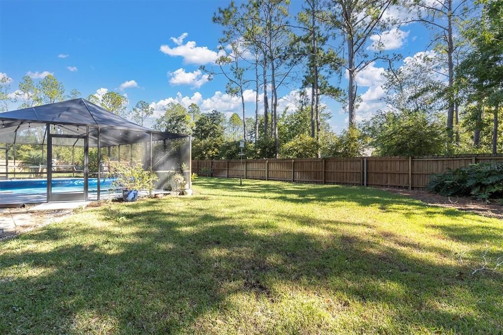 合同活跃: $775,000 (4 贝兹, 2 浴室, 2251 平方英尺)