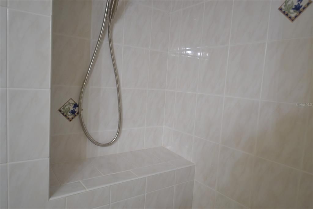 В аренду: $2,100 (2 спален, 2 ванн, 1357 Квадратных фут)