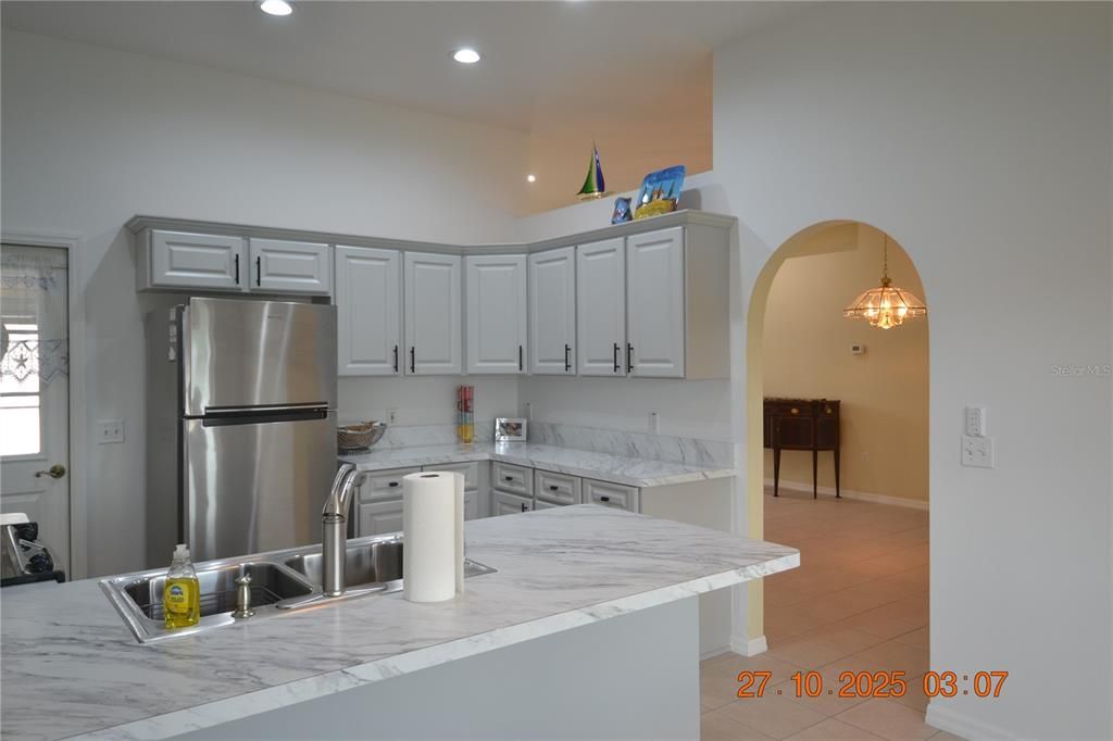 В аренду: $2,100 (2 спален, 2 ванн, 1357 Квадратных фут)