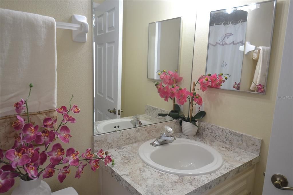 В аренду: $2,100 (2 спален, 2 ванн, 1357 Квадратных фут)