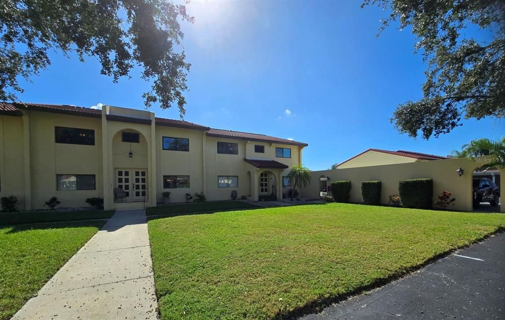 For Sale: $169,900 (2 beds, 2 baths, 1059 Square Feet)