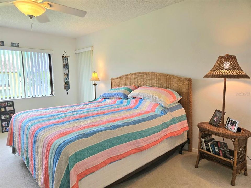 For Sale: $169,900 (2 beds, 2 baths, 1059 Square Feet)