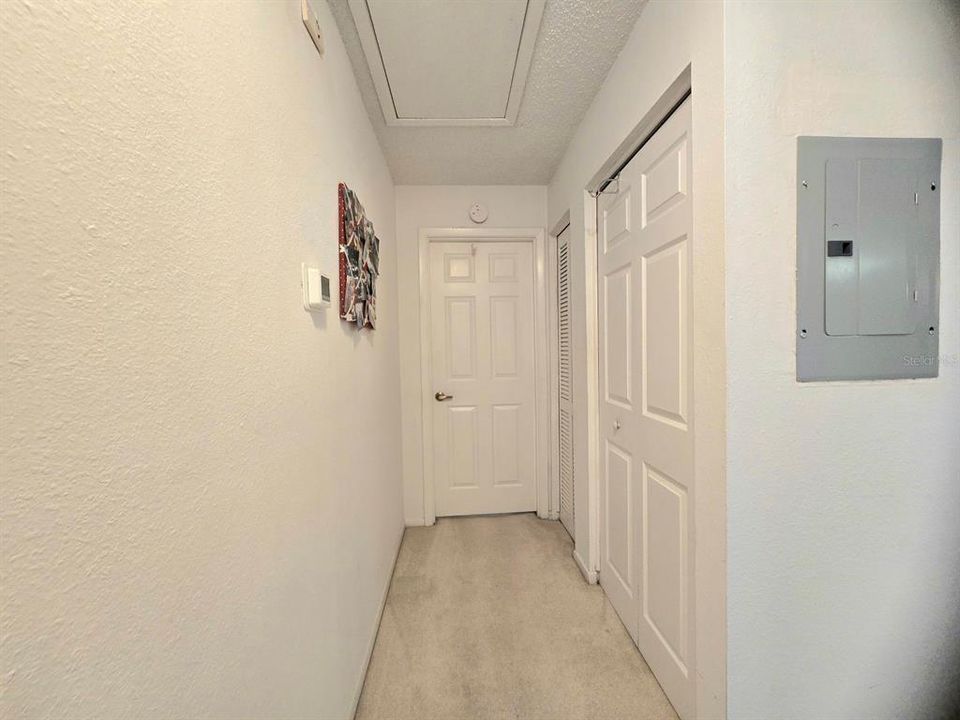 For Sale: $169,900 (2 beds, 2 baths, 1059 Square Feet)