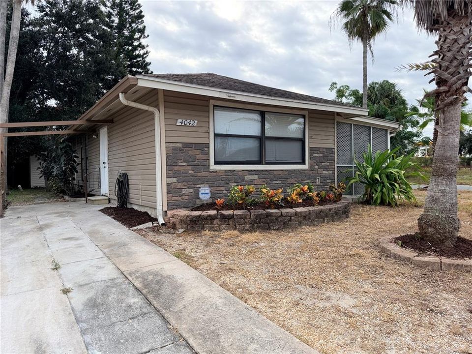 For Rent: $1,450 (1 beds, 1 baths, 752 Square Feet)