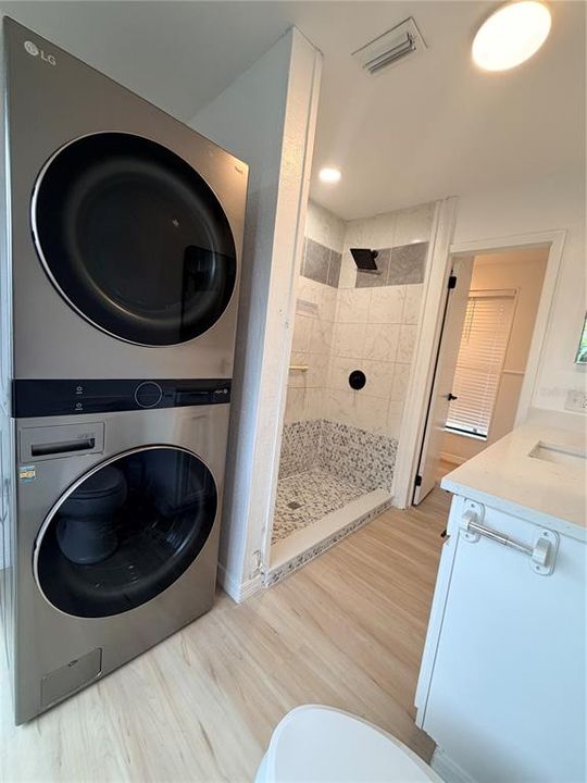 For Rent: $1,450 (1 beds, 1 baths, 752 Square Feet)