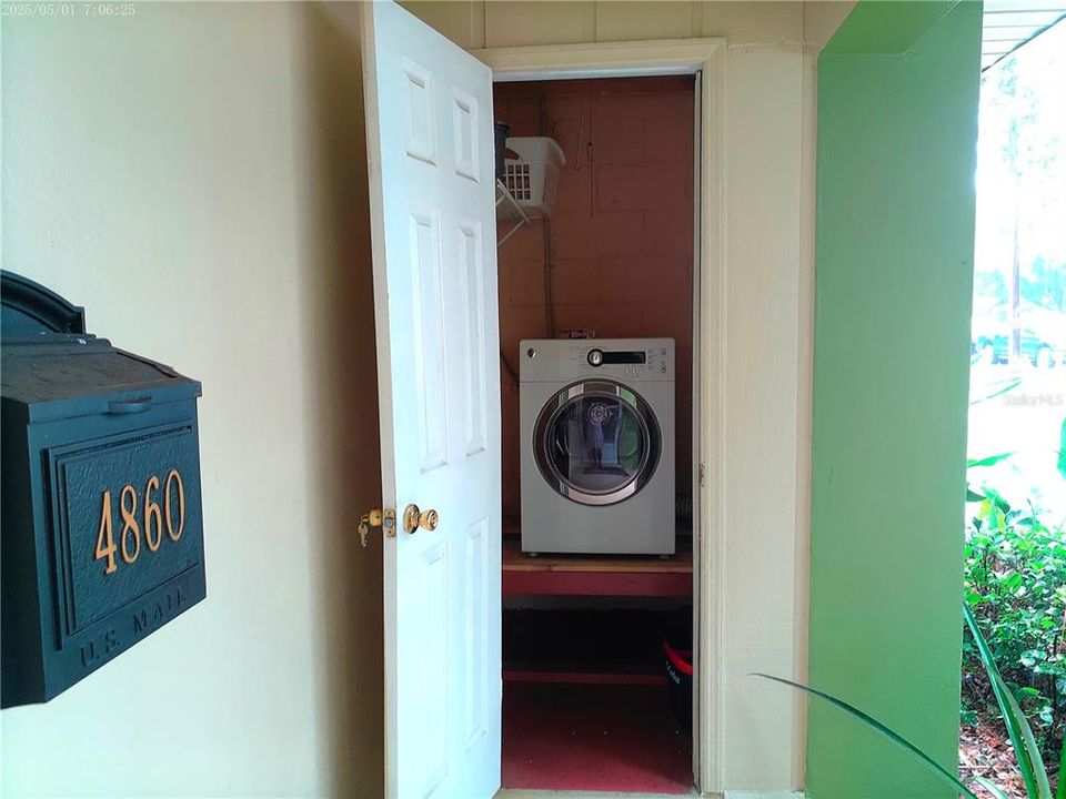 For Rent: $1,400 (1 beds, 1 baths, 753 Square Feet)