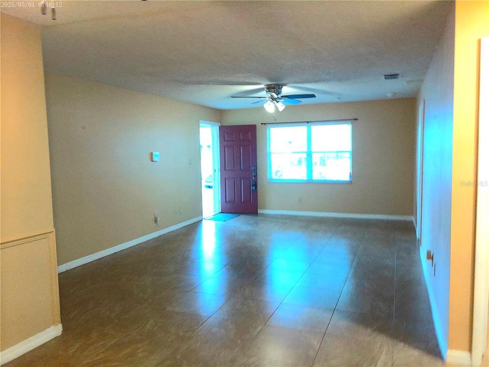 For Rent: $1,400 (1 beds, 1 baths, 753 Square Feet)