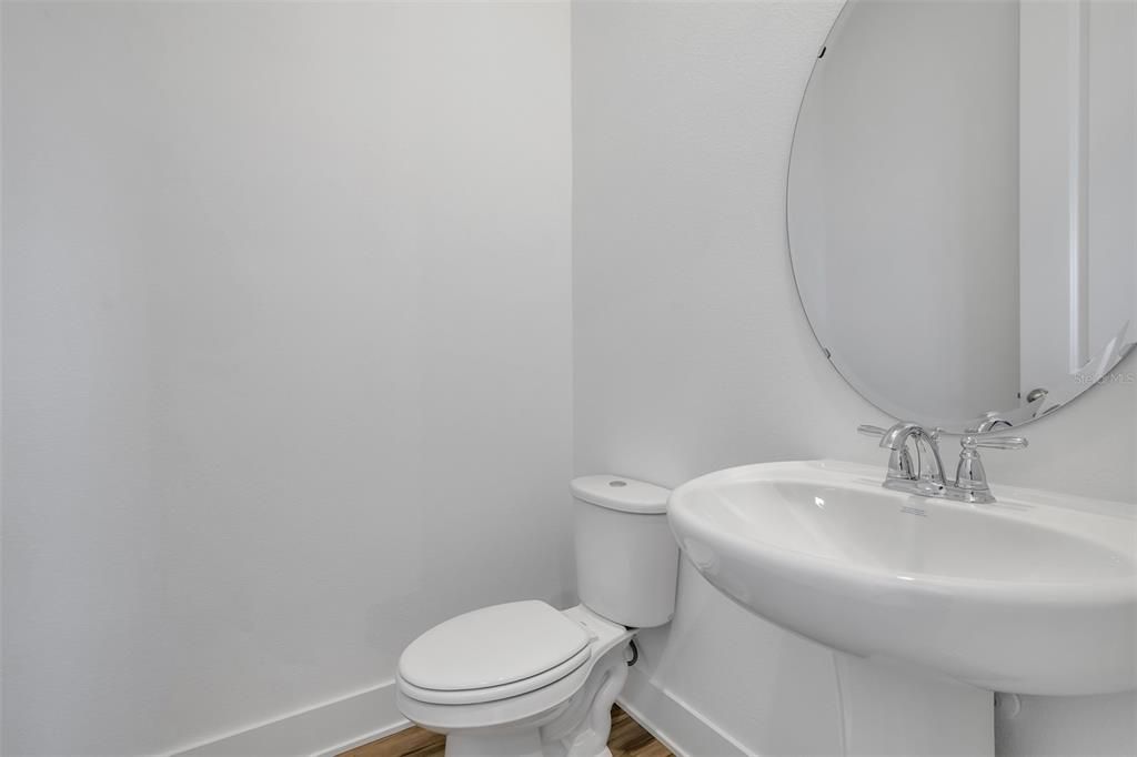 Под контрактом: $3,000 (3 спален, 3 ванн, 2072 Квадратных фут)