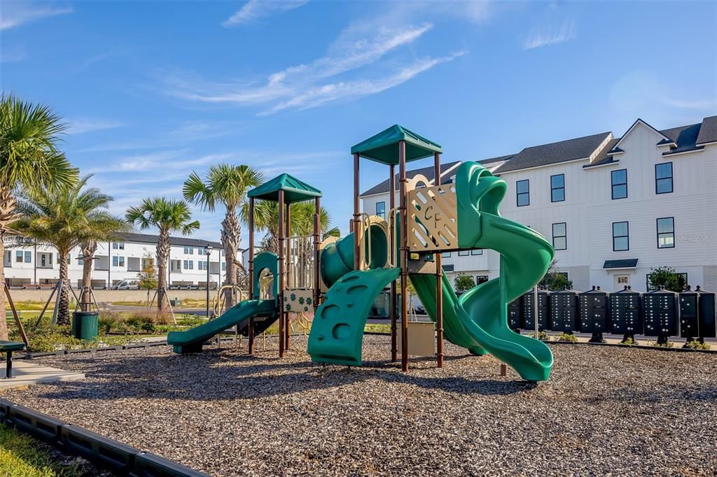 Под контрактом: $3,000 (3 спален, 3 ванн, 2072 Квадратных фут)