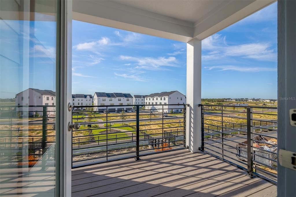 Под контрактом: $3,000 (3 спален, 3 ванн, 2072 Квадратных фут)