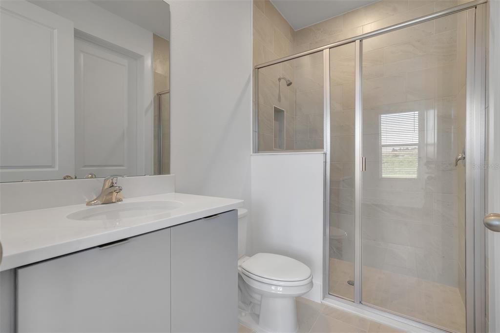 Под контрактом: $3,000 (3 спален, 3 ванн, 2072 Квадратных фут)