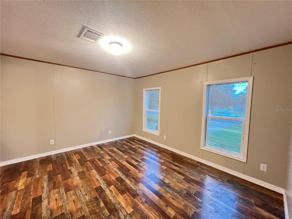 На продажу: $189,900 (3 спален, 2 ванн, 1280 Квадратных фут)