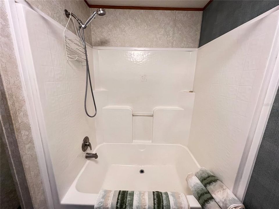 На продажу: $189,900 (3 спален, 2 ванн, 1280 Квадратных фут)