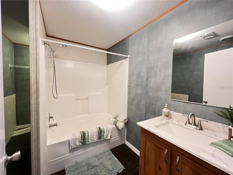 На продажу: $189,900 (3 спален, 2 ванн, 1280 Квадратных фут)