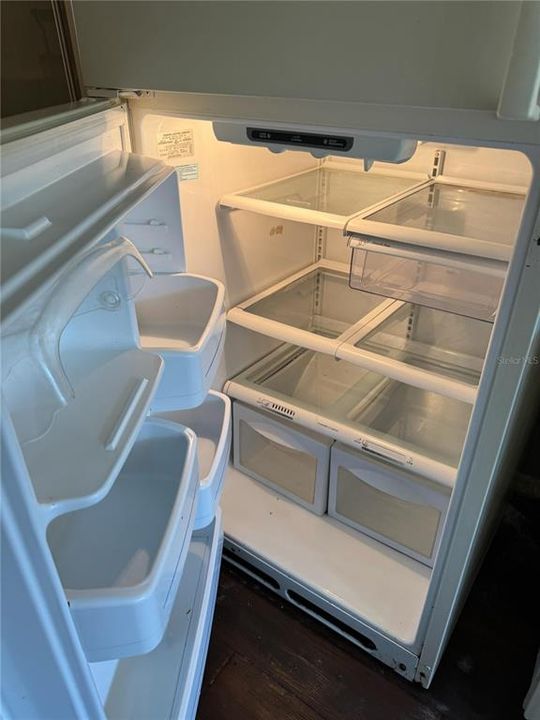 For Rent: $1,000 (1 beds, 1 baths, 276 Square Feet)