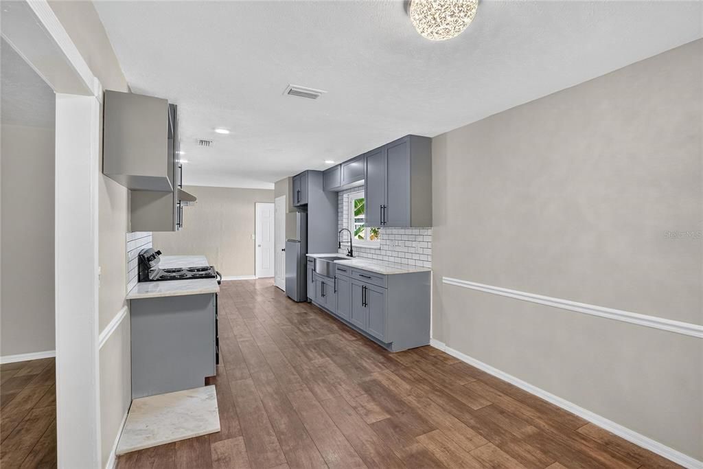 Active With Contract: $340,000 (4 beds, 2 baths, 1694 Square Feet)