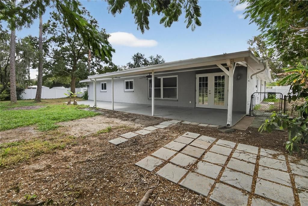 Active With Contract: $340,000 (4 beds, 2 baths, 1694 Square Feet)