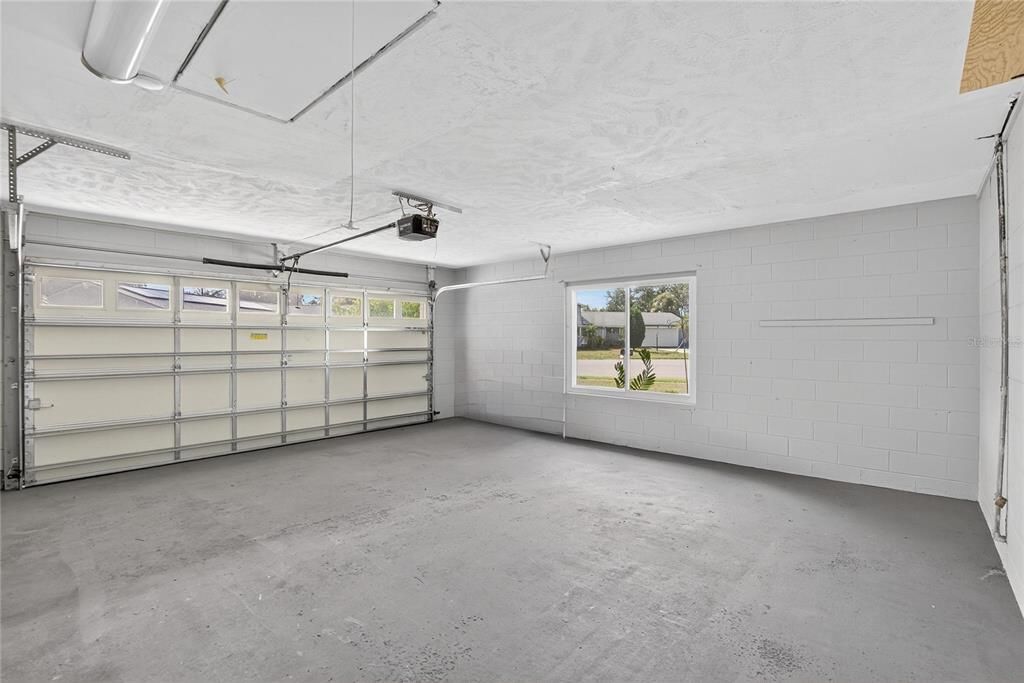 Active With Contract: $340,000 (4 beds, 2 baths, 1694 Square Feet)