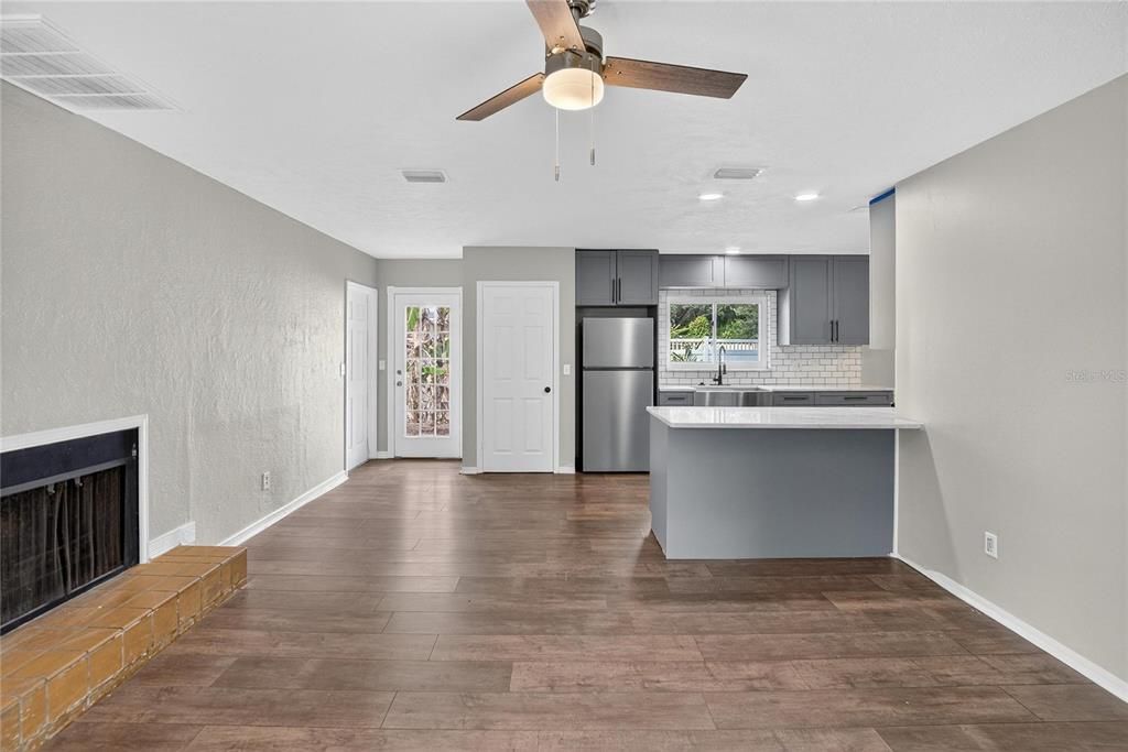 Active With Contract: $340,000 (4 beds, 2 baths, 1694 Square Feet)