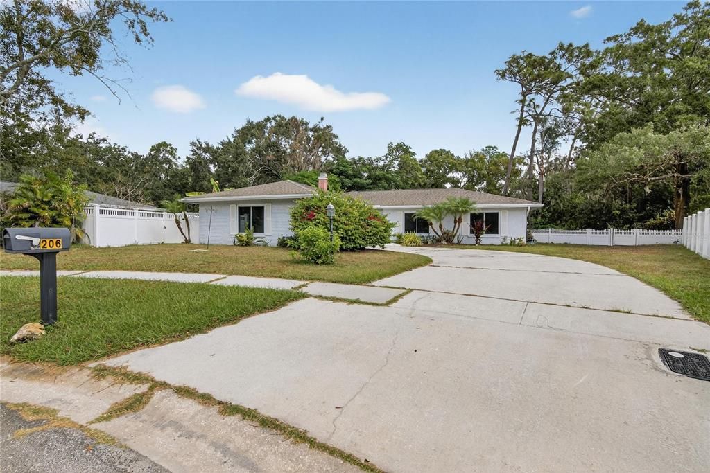 Active With Contract: $340,000 (4 beds, 2 baths, 1694 Square Feet)