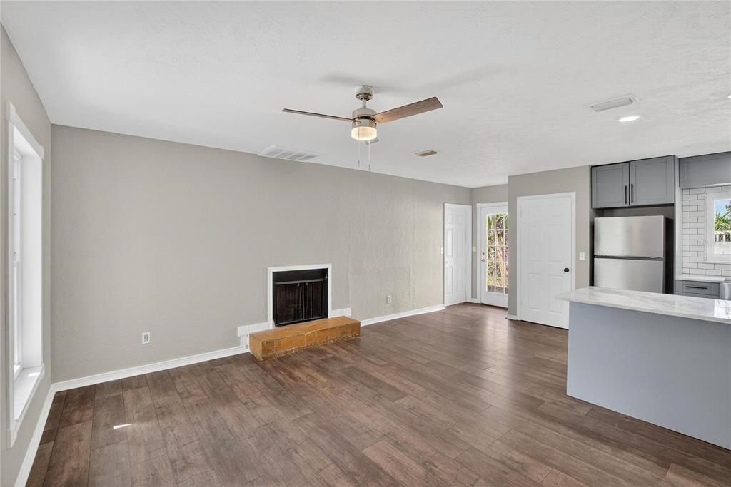 Active With Contract: $340,000 (4 beds, 2 baths, 1694 Square Feet)