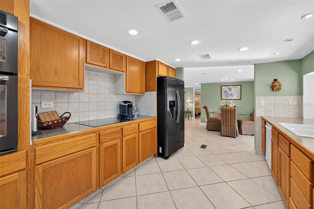 Activo con contrato: $345,000 (2 camas, 2 baños, 1340 Pies cuadrados)