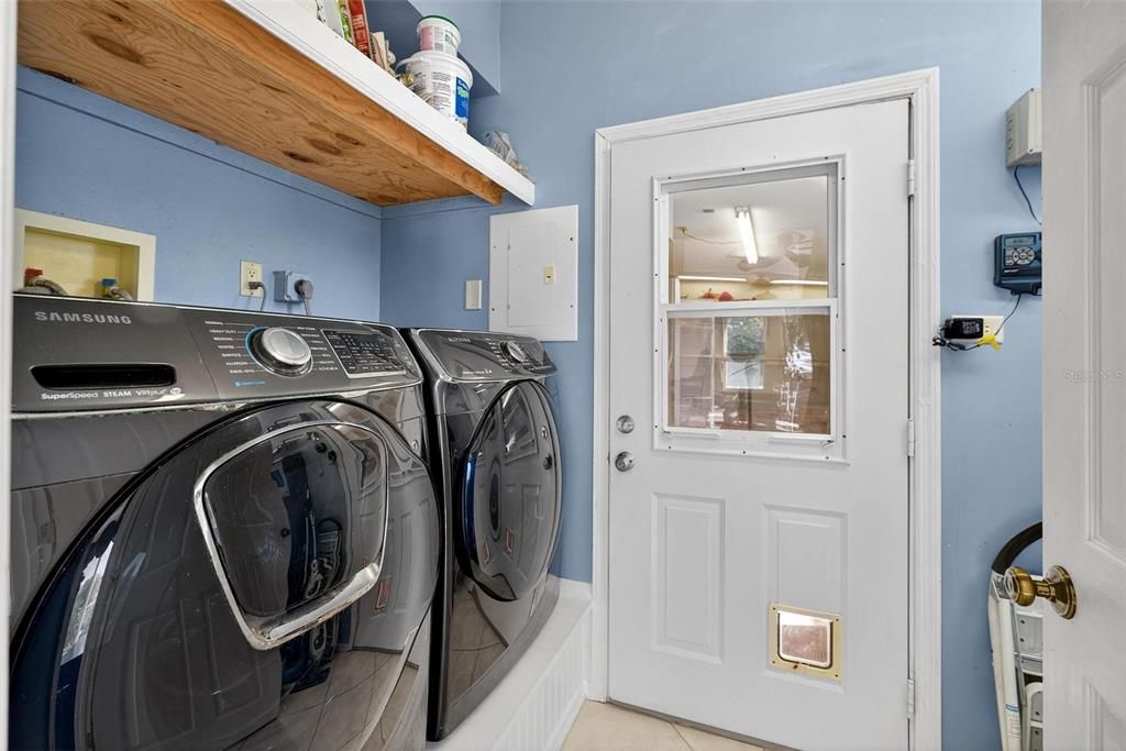 Activo con contrato: $345,000 (2 camas, 2 baños, 1340 Pies cuadrados)