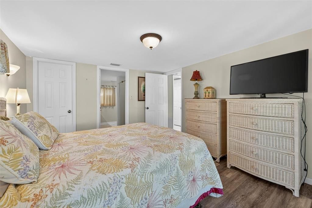 Activo con contrato: $345,000 (2 camas, 2 baños, 1340 Pies cuadrados)