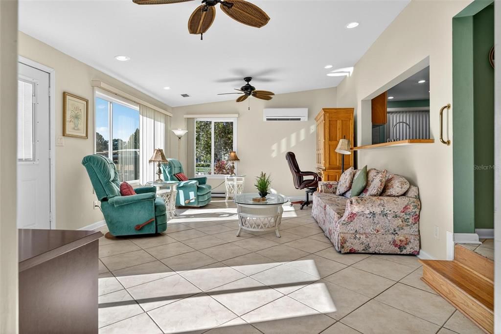 Activo con contrato: $345,000 (2 camas, 2 baños, 1340 Pies cuadrados)