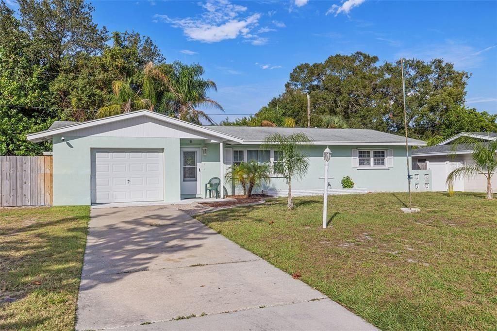 For Sale: $359,900 (2 beds, 2 baths, 1075 Square Feet)