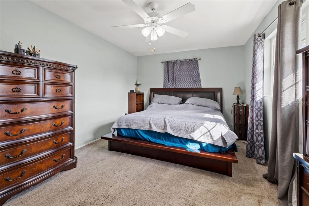 For Sale: $359,900 (2 beds, 2 baths, 1075 Square Feet)