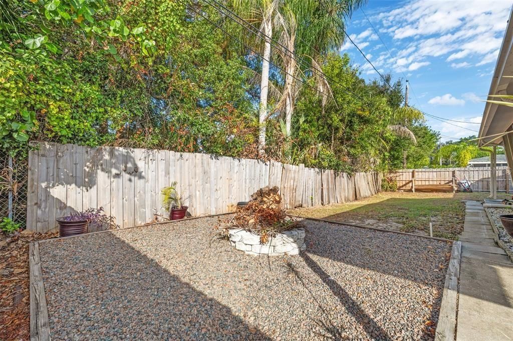 For Sale: $359,900 (2 beds, 2 baths, 1075 Square Feet)