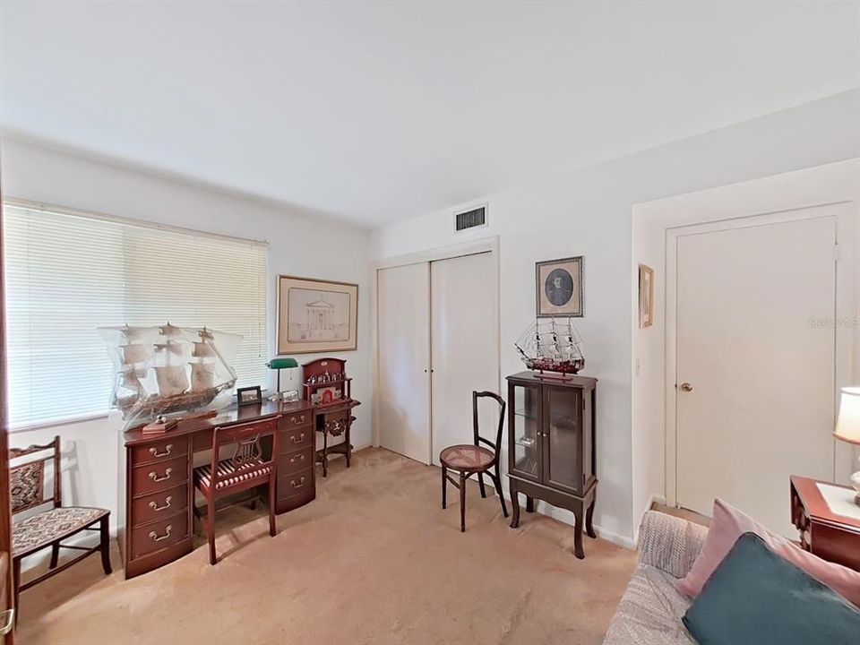 For Sale: $215,000 (2 beds, 2 baths, 1237 Square Feet)