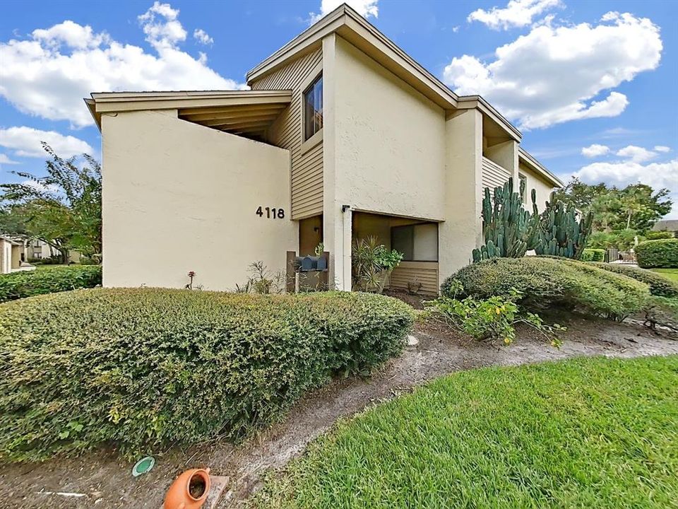 For Sale: $215,000 (2 beds, 2 baths, 1237 Square Feet)