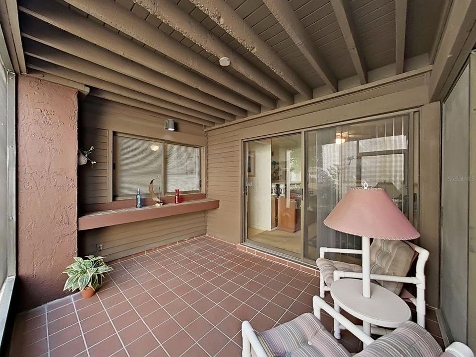 For Sale: $215,000 (2 beds, 2 baths, 1237 Square Feet)