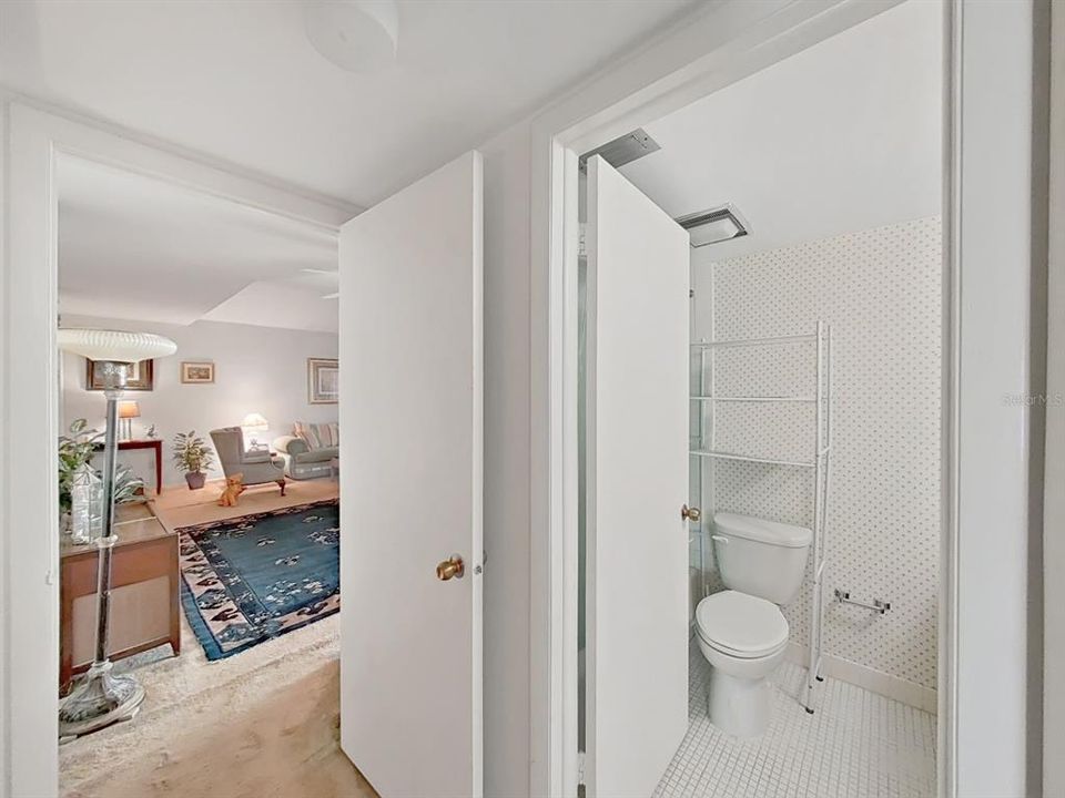 For Sale: $215,000 (2 beds, 2 baths, 1237 Square Feet)