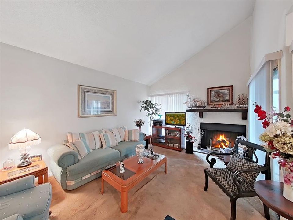 For Sale: $215,000 (2 beds, 2 baths, 1237 Square Feet)