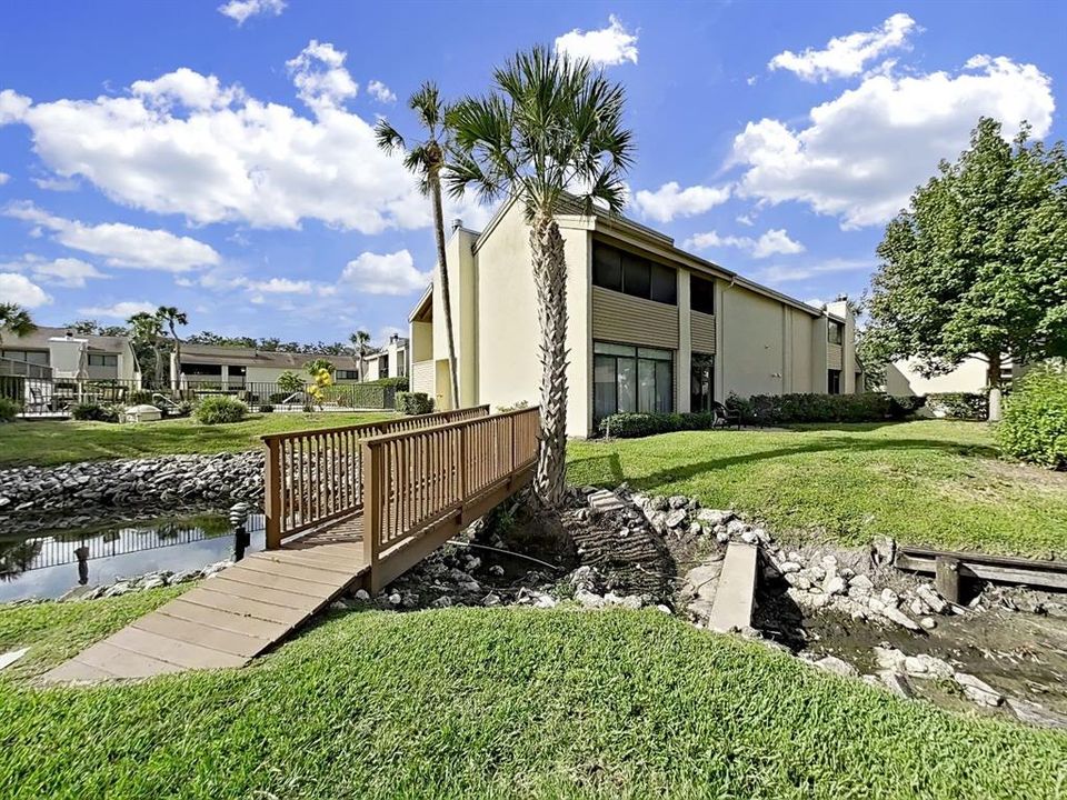 For Sale: $215,000 (2 beds, 2 baths, 1237 Square Feet)