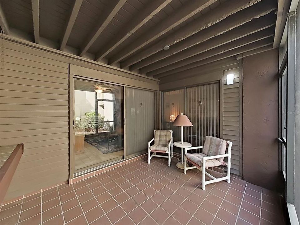 For Sale: $215,000 (2 beds, 2 baths, 1237 Square Feet)