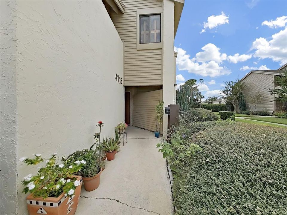 For Sale: $215,000 (2 beds, 2 baths, 1237 Square Feet)