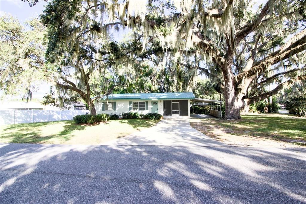 待售: $199,900 (2 贝兹, 1 浴室, 858 平方英尺)