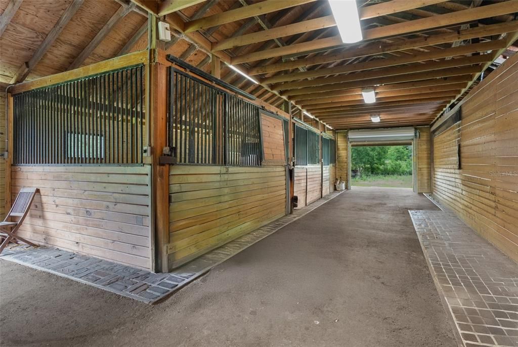 For Sale: $1,600,000 (5 beds, 4 baths, 3700 Square Feet)