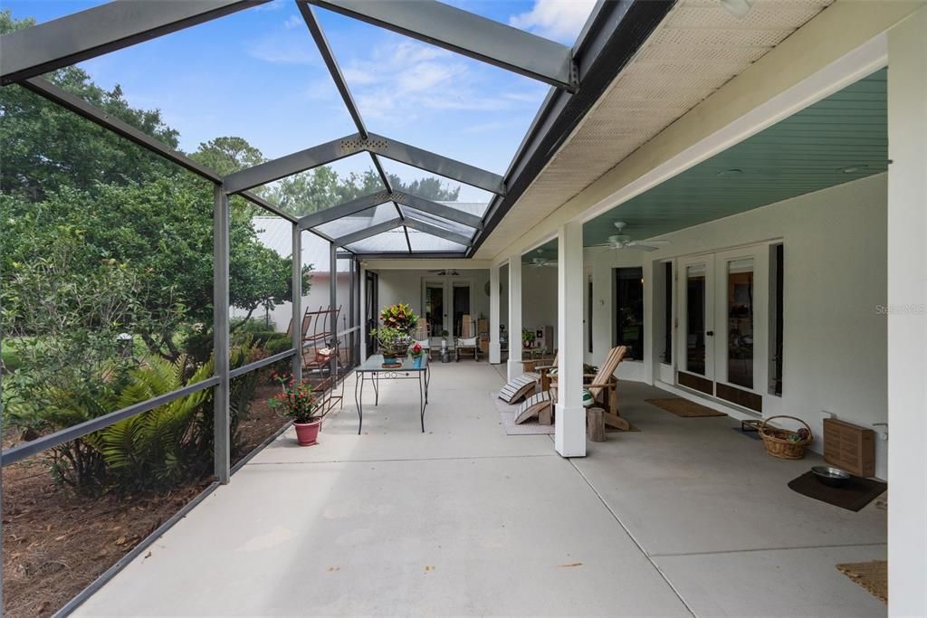 For Sale: $1,600,000 (5 beds, 4 baths, 3700 Square Feet)