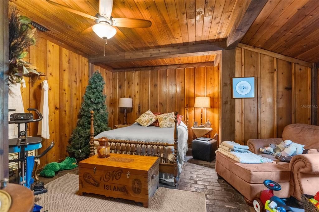 For Sale: $1,600,000 (5 beds, 4 baths, 3700 Square Feet)