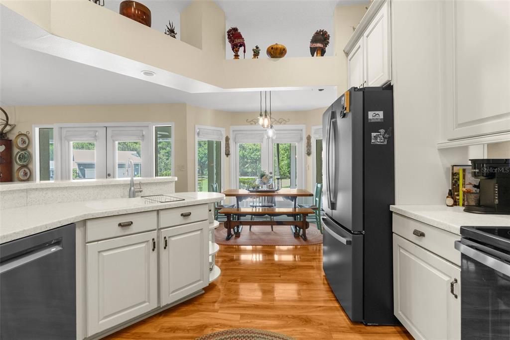 For Sale: $1,600,000 (5 beds, 4 baths, 3700 Square Feet)